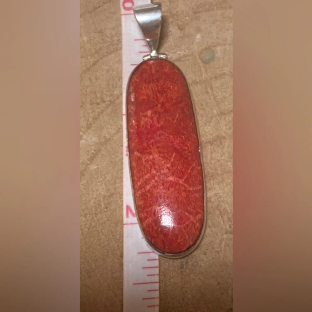Elegant Red coral & sterling silver pendant 2-1/4 - Picture 4 of 4